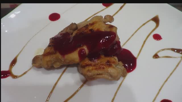 Куриные бедрышки с ягодным соусом смотреть онлайн