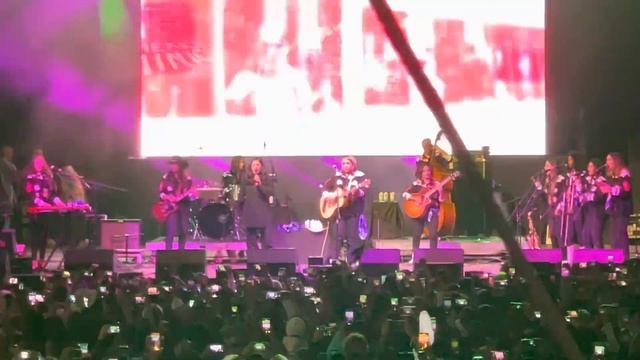 Canción sin miedo - Vivir Quintana ft Mon Laferte (En Vivo) Vive Latino смотреть онлайн