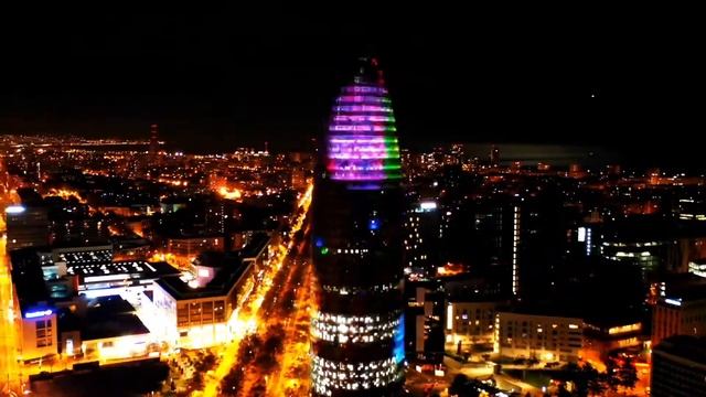 巴塞罗那Torre Agbar смотреть онлайн