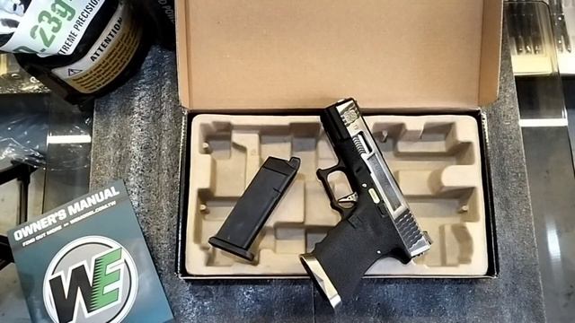 WE Airsoft Glock 19 F-Series video testing. Unit of Sir Abraham #airsoft смотреть онлайн