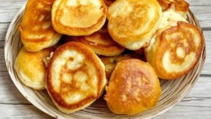 оладьи.очень вкусный оладьи на кефире.