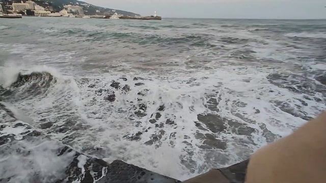 Волны на набережной возле Апельсина смотреть онлайн