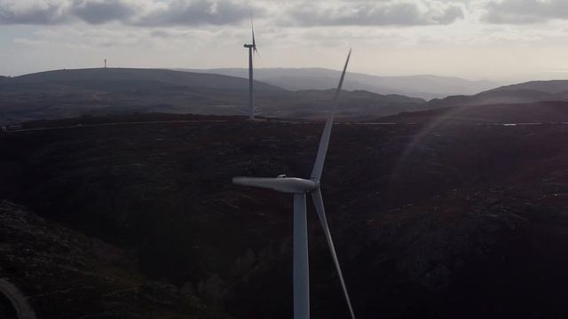 PORTUGALija I 2k23 WindFarm I Mountains I DJI Mini 2 I FreeWell I #djiglobal #freewell #portugal смотреть онлайн