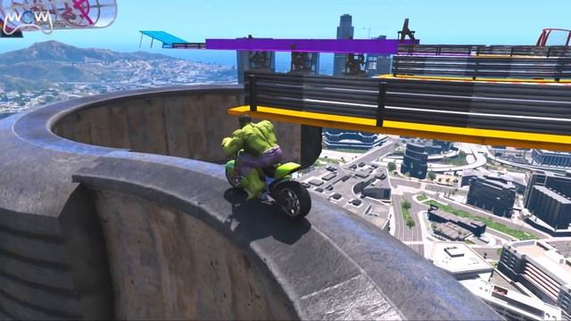 Racing Super Motos with Spiderman and Super Heroes - Floating Ramp in The Sky - GTA 5 смотреть онлайн