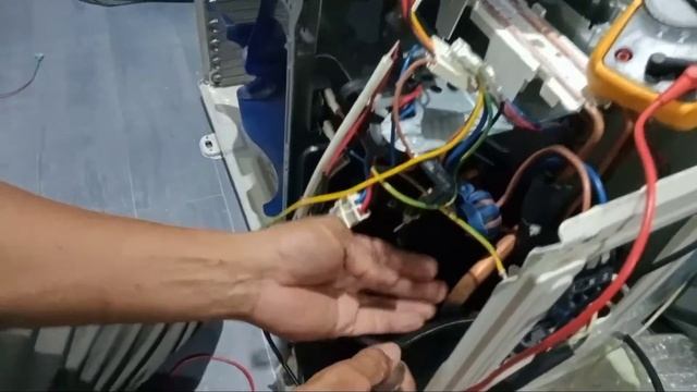 MIDEA INVERTER EL01 \\ERROR CODE \\ смотреть онлайн