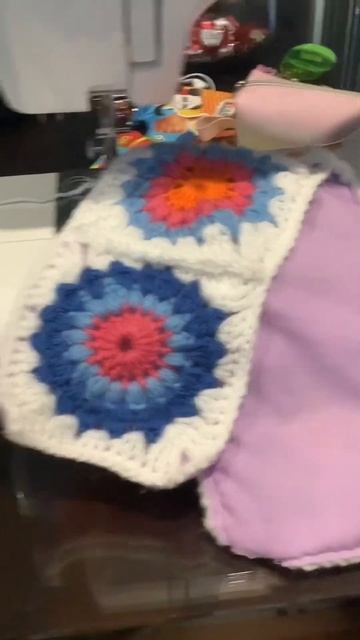 Crocheting a granny square Pencilcase смотреть онлайн