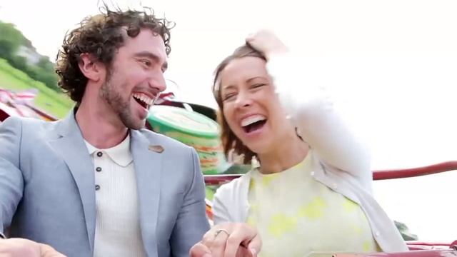 NEON Energy Drink Review - Glows Yellow In Blacklight!