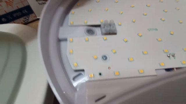 Plafón con detector смотреть онлайн