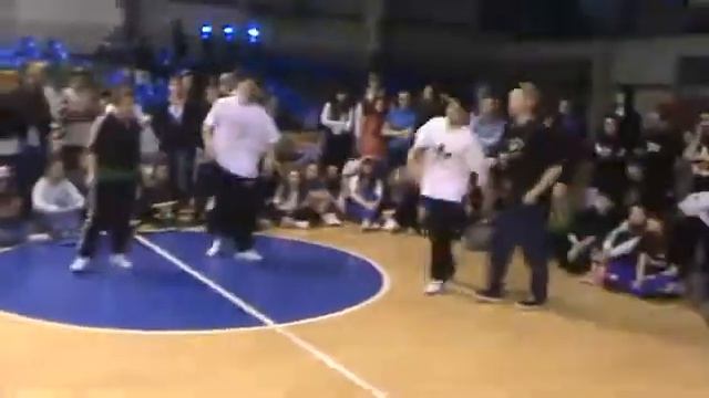 Sunny & Jazz, Santi'108 & Hmel`, Onoprienko & Olcha [Battle 4 Dnepr 2011] House Finals смотреть онлайн