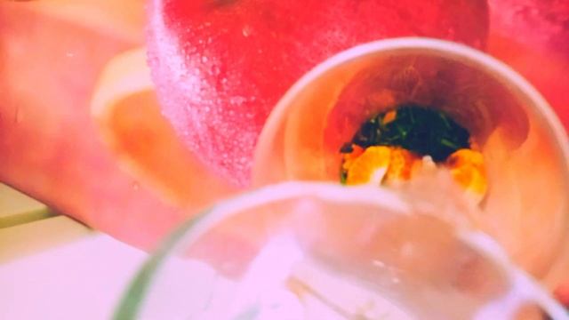 Как приготовить вкусный смузи из двух ингредиентов ???🍊🍊🍊🍵