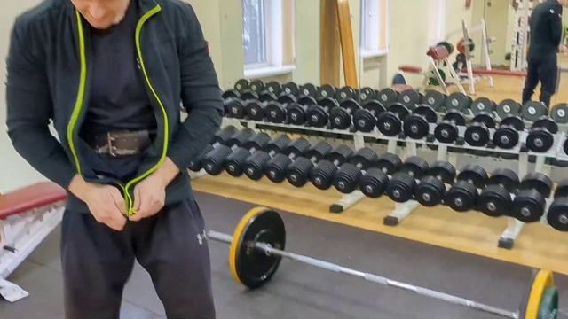 Подъем Саксона 100kg | Посетители клуба проверили свои силы #reaction #motivation #gym