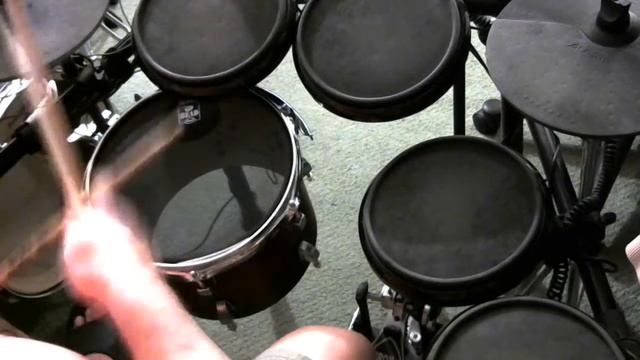 piezo trigger on acoustic mesh head drum as the snare on my Alesis nitro kit, part 2. смотреть онлайн