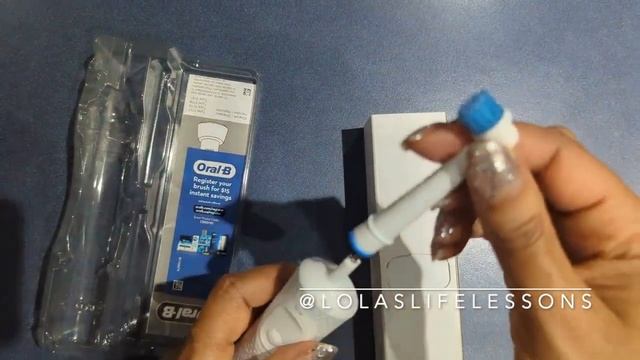 Oral B Pro 300 Unboxing! 12.25.2022 смотреть онлайн