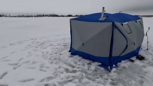 Зимняя рыбалка с ночевкой В ПАЛАТКЕ мир-2023 С ПЕЧКОЙ! Ночую один в палатке на льду. #зимняярыбалка