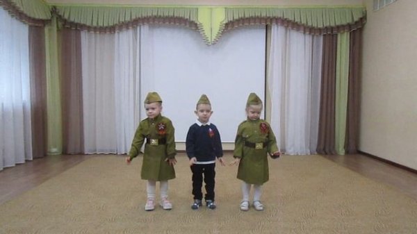 Поздравляем пап и дедов.