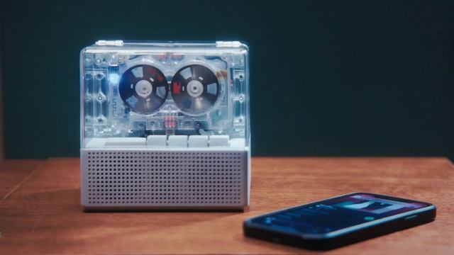 Transparent cassette player combo can also serve as Bluetooth speaker смотреть онлайн