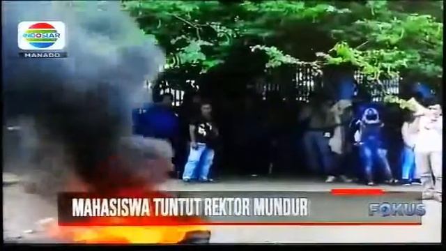 Mahasiswa udk menuntut rektor mundur dari jabatannya смотреть онлайн
