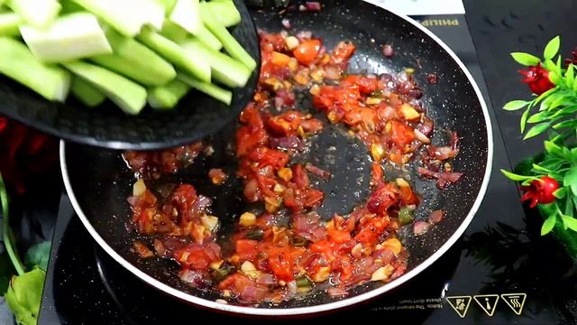 तोरई की ऐसी स्वादिष्ट और चटपटी सब्जी जिसे पड़ोसी भी मांग मांग कर खायेंगे। Torai Ki Sabji। Turai।Tor смотреть онлайн