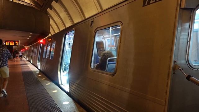 WMATA Metrorail : Shady Grove Bound 7000-Series Red Line Train @ Woodley Park-Zoo/Adams Morgan смотреть онлайн