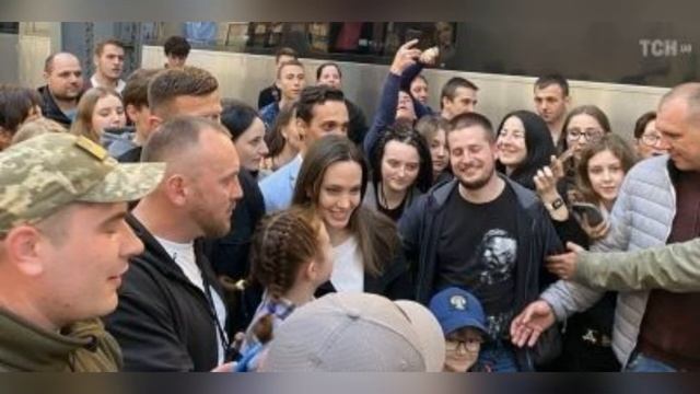 Как Джоли оказалась на Украине? смотреть онлайн