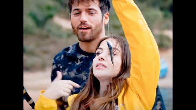"Confesión emotiva de Can Yaman a Özge Gürel: 'Cada momento que paso contigo es especial'" смотреть онлайн