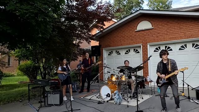 Baba O'Reilly live performance - Oakville, Ontario driveway gig for our neighbors, covid summer 202 смотреть онлайн