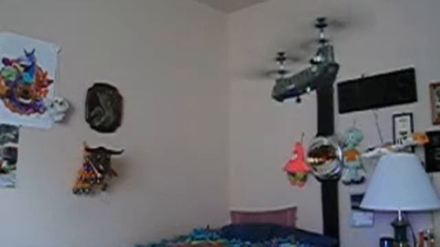 Syma S026G Coax Tandem Chinook Heli vs. Arctic 440nm Blue Laser смотреть онлайн