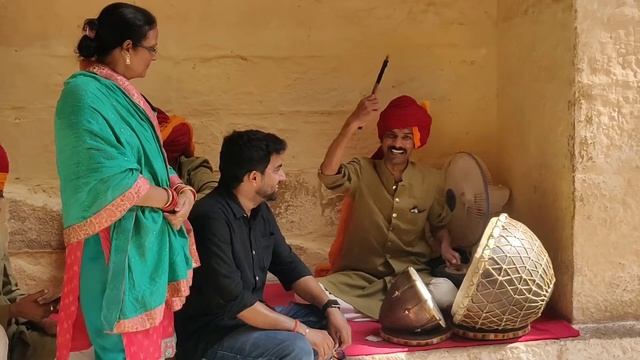 Rajasthani folk artists at Jodhpur #mehrangarhfort. Nit khair manga sohnya mein teri смотреть онлайн