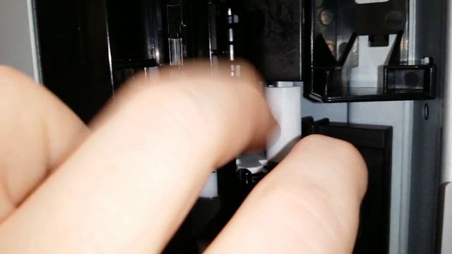 How to replace the pick up, separation, and transfer roller on an HP Color LaserJet CP1518ni смотреть онлайн