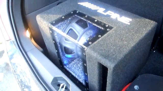 Subwoofer Alpine SBG-1244BP passa banda 30cm 12" 800W смотреть онлайн