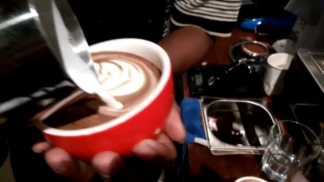 Tutorial Latte art double slow setta. Mas boy😂😎 смотреть онлайн