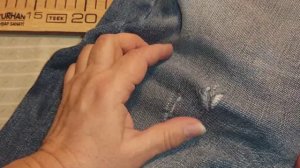 Как отремонтировать джинсы с дырками на коленях