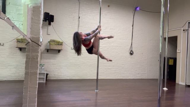 Static Pole Dance Combo for June, 2022 смотреть онлайн