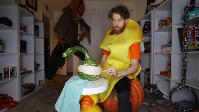 Exploding 250 Pound Glitter Pumpkin! смотреть онлайн