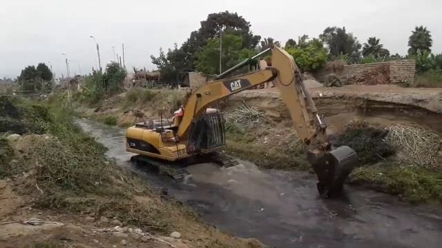 LABORES DE DESCOLMATACIÓN Y LIMPIEZA DEL RIO POCOTO смотреть онлайн