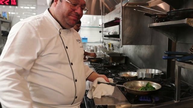 Olivia Restaurant brings ambience to downtown Hollywood смотреть онлайн