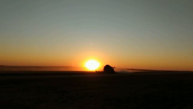 JOHN DEERE S760 В ЛУЧАХ ЗАКАТА\MANOWAR - Warriors of the world смотреть онлайн