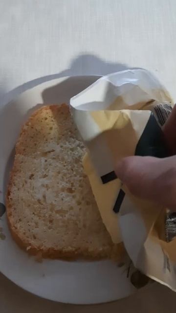 Хлеб с маслом правильно!#shorts