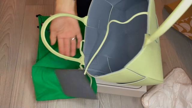 Unboxing - Bottega Veneta Arco Tote смотреть онлайн