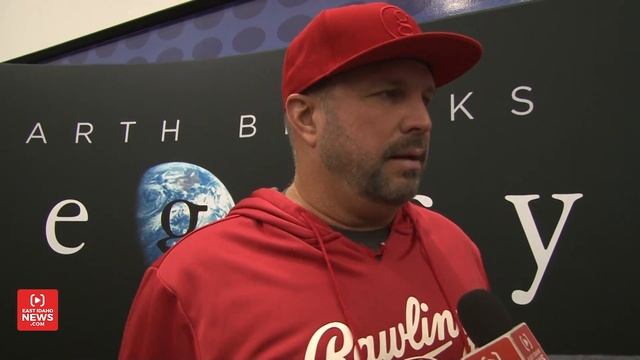 Garth Brooks makes Nate Eaton's dream come true - and tells us how he likes his potatoes смотреть онлайн