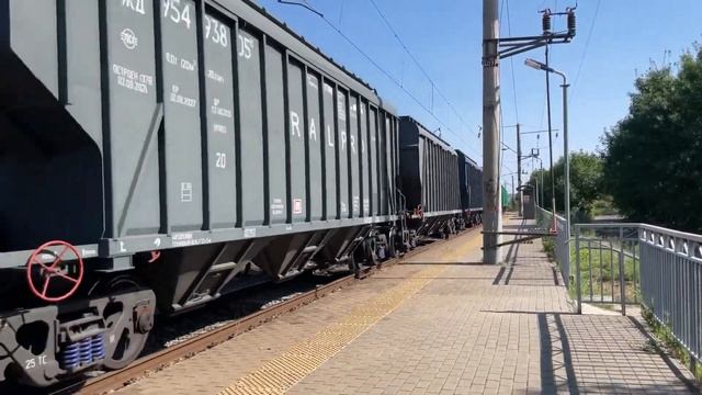 Электровоз ВЛ80С-1694/2116Б С грузовым поездом смотреть онлайн