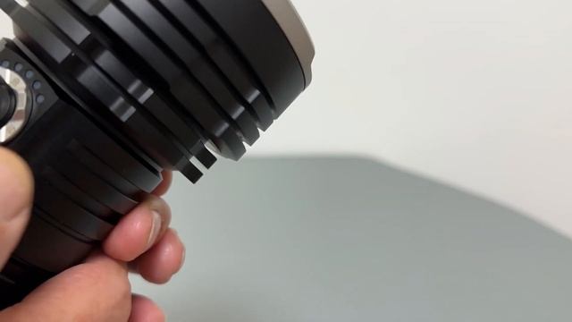 Fenix LR40R V2.0 LED Taschenlampe Spot Und Flutlicht Bis 15.000 Lumen