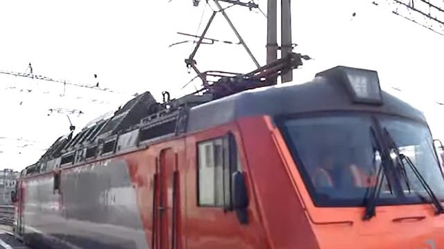 Казанский вокзал, сцепка ЭП20 с составом. Очень нежно! Высший класс! смотреть онлайн