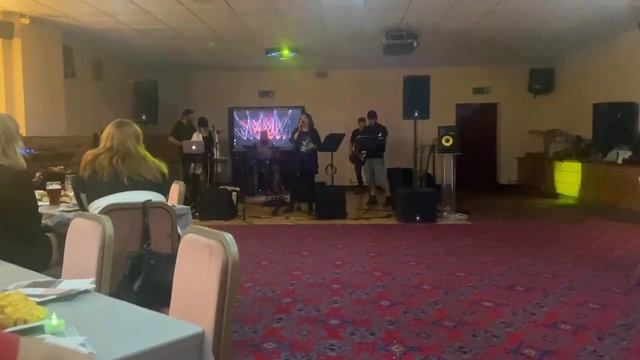 ВЛОГ/ну очень красивые локации❤️🔥рок выступление моей знакомой🎤🎸Играю на рояле🎹 смотреть онлайн