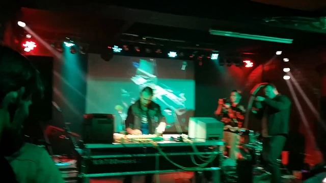 Katod - dom w dolinie mgieł (8580 sid c64 cover) 20.10.2018 смотреть онлайн