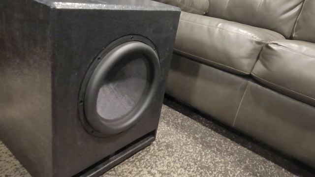 Dayton UM12-22 "12 600w rms 1200w in the Hammer enclosure Created by Home Theater Gurus смотреть онлайн