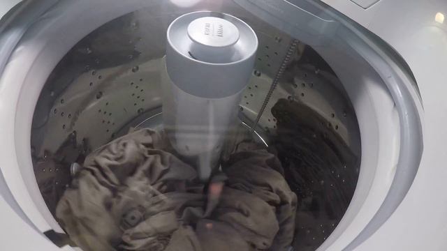 Lava e Seca Top Load Electrolux LSW15 - Lavando e Secando Lençois смотреть онлайн