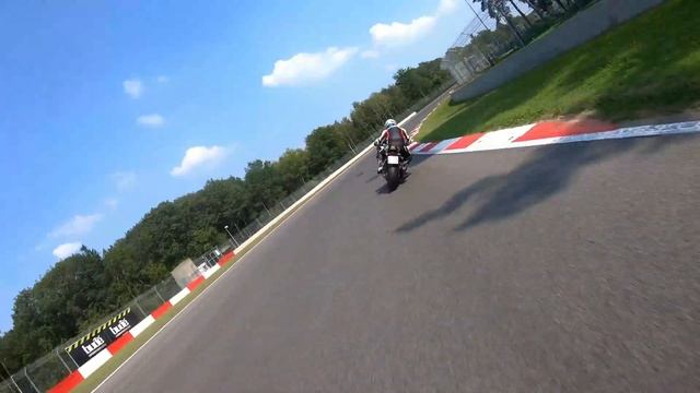 BMW S 1000 XR vs R 1250 R, S 1000 R, S 1000 RR, HP4, HP4 Race смотреть онлайн