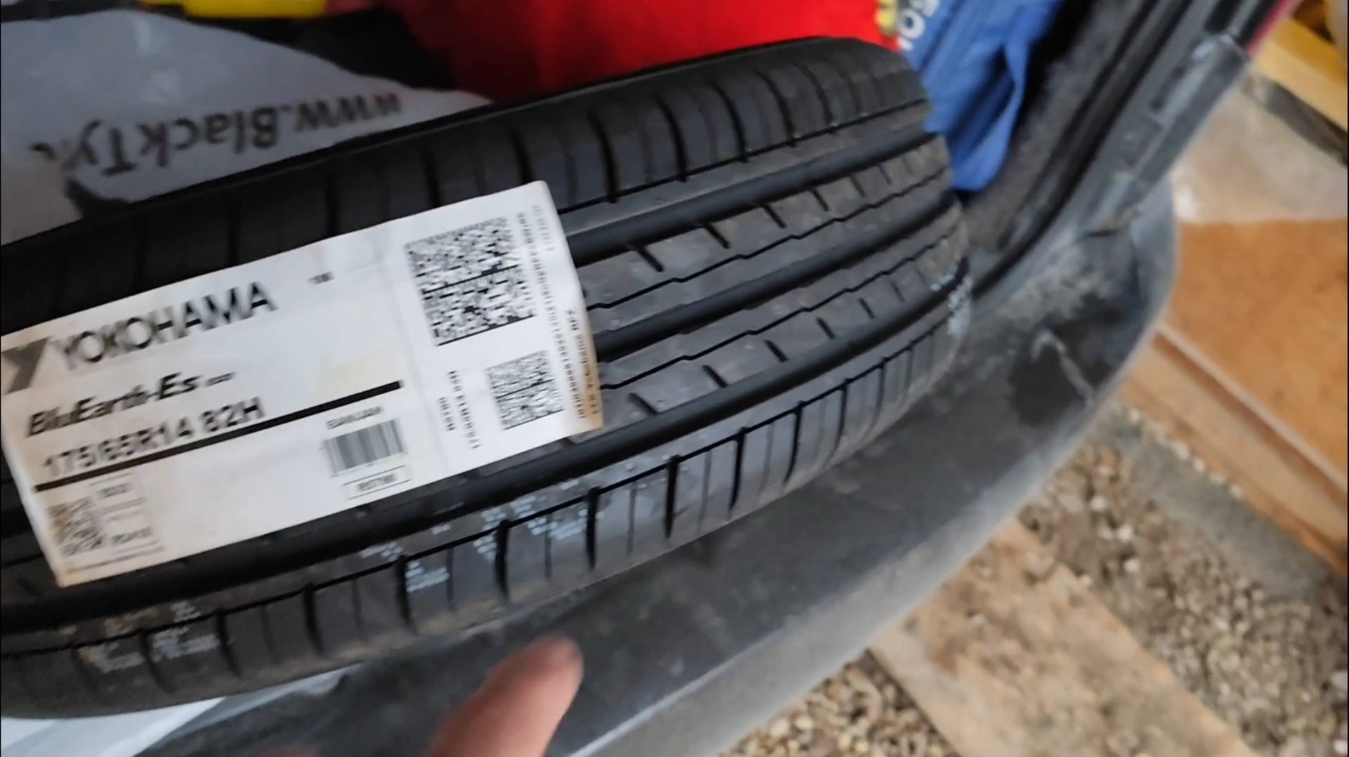 175/65 R14 Yokohama BluEarth-Es ES32 82H Лето. смотреть онлайн