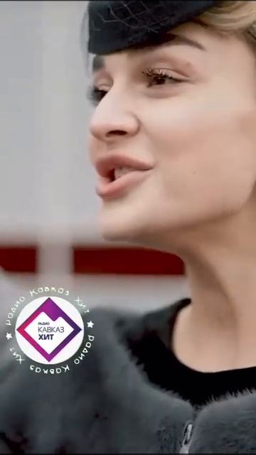 Ислам Мальсуйгенов, Зульфия Чотчаева - Крутится, вертится шар голубой смотреть онлайн